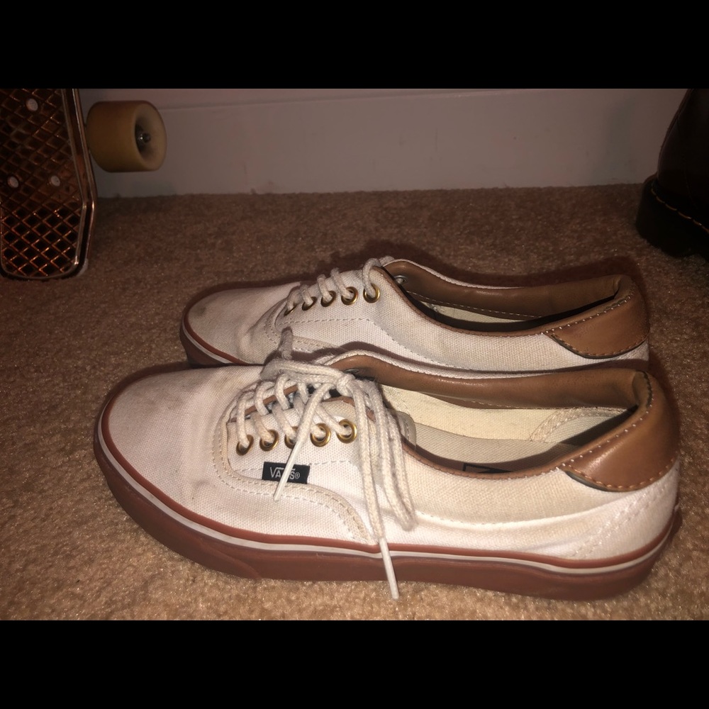 Vans era white w gumsole size 8 women’s (6.5 men’s